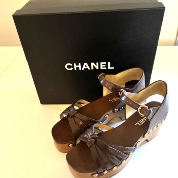 CHANEL Dark Brown Leather Platform Clog Sandals | 2.75” Heel | Size 39 - Picture 5 of 15